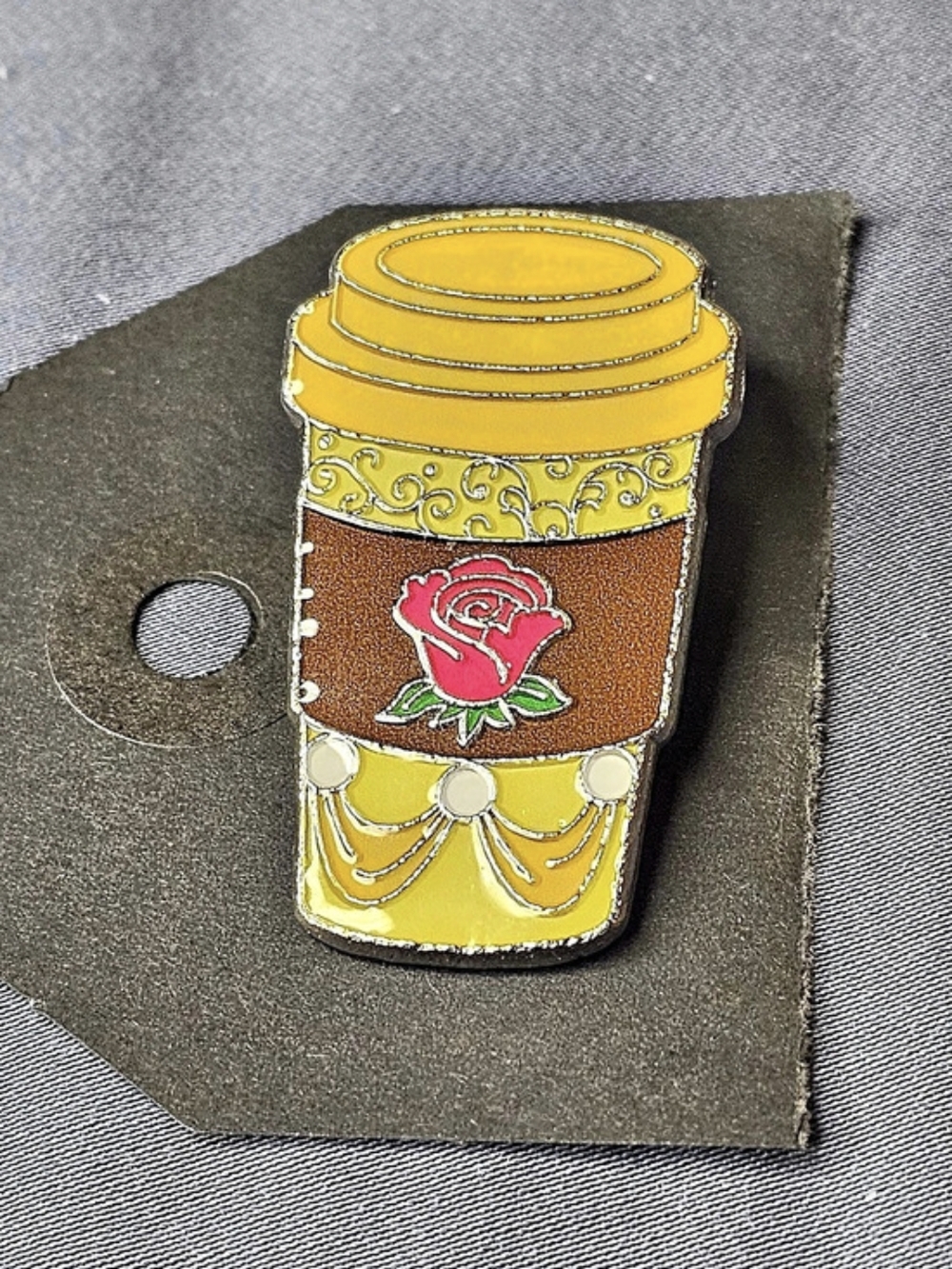 Disney WDW/DLR/DS - Coffee Cup Mystery Collection - 2021 - Belle Coffee Cup Pin